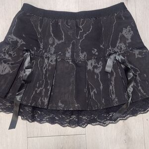 Black Textured Pleated Mini Skirt Zippered Waist Lace Trim Ribbon Bows Gothic